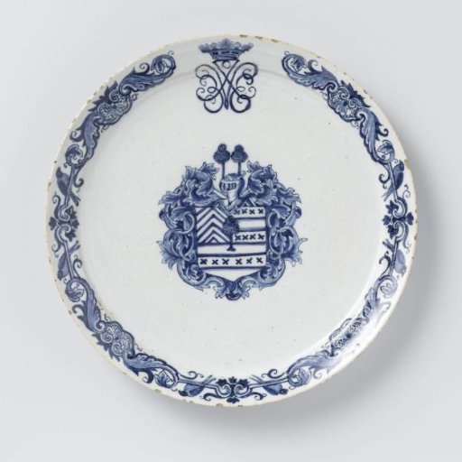 Plate, painted with an unknown coat of arms, possibly Van Egmond