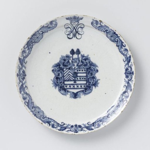 Plate, painted with an unknown coat of arms, possibly Van Egmond