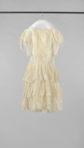 Children's dress of white tarlatan with square neck and short sleeves