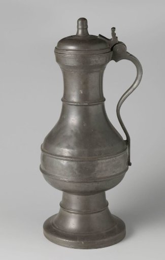 Tin chamber pot with lid