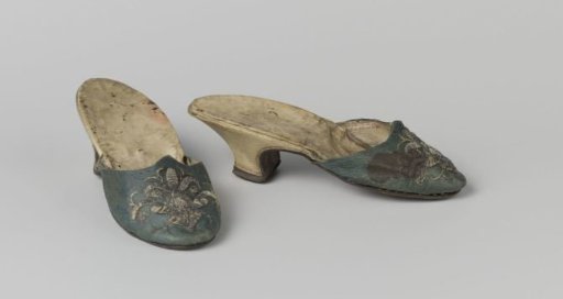 Small blue leather shoe, decorated with silver thread