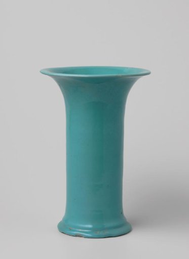 Lidded pot of faience with blue-green ground