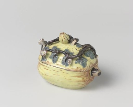 Lid of a polychrome faience vessel