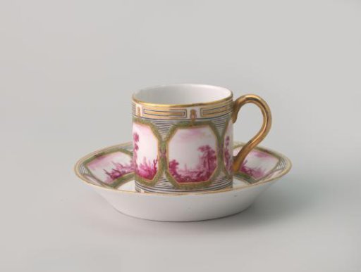 Cup with landscapes in panels