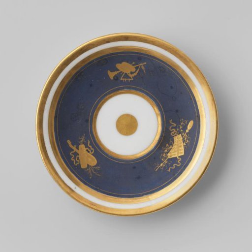 Saucer with musical instruments