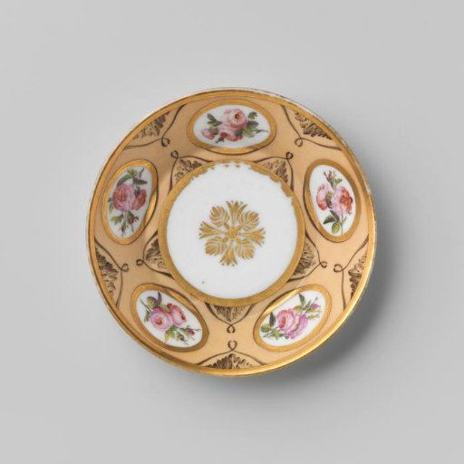 Saucer with roses in medallions