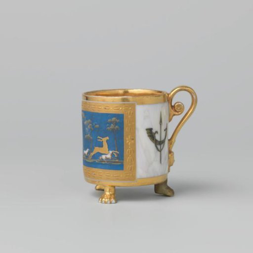 Cup with the hunt on a deer