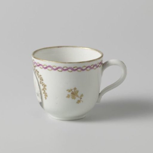Cup with a woman and a fisherman on the coast