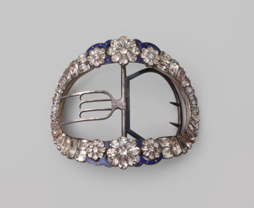 Oval shoe buckle decorated with cut rock crystal and set with blue enamel