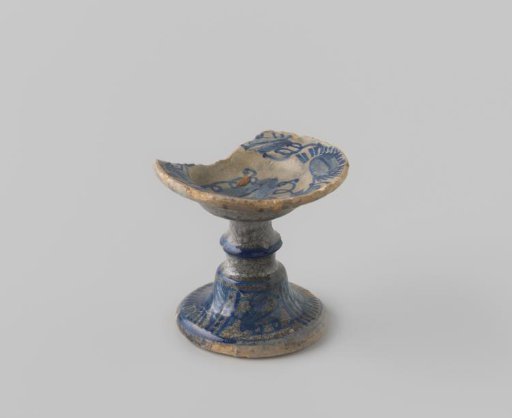 Salt cellar, painted in blue with stylized flowers (Wan-li), damaged