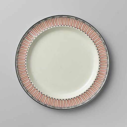 Round plate of hard-baked earthenware; Wedgwood creamware