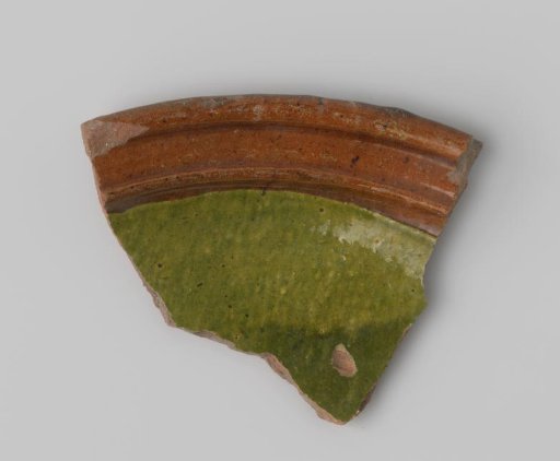 Sherd of red-firing earthenware with green decoration