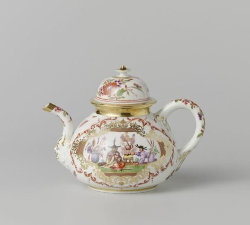 Teapot, multicolored painted with chinoiserie