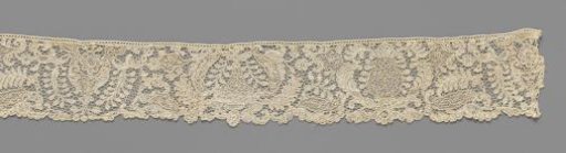 Strip of needle lace with flower vases in cartouches