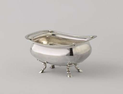 Pipe warmer, rounded rectangular, with ribbed rim