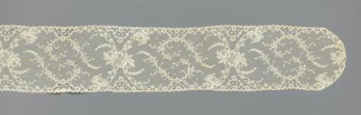Sash or cravat of machine-made lace with five oval panels