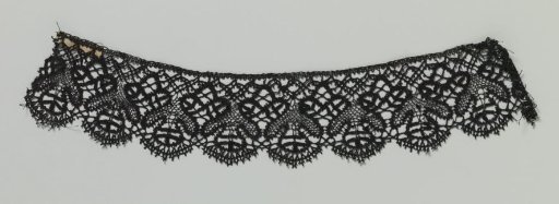 Strip of Bobbin Lace with Standing Three-lobed Leaf and Hanging Fan Flower