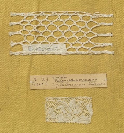 Steel bobbin lace with coarse thread as an example of a round Valenciennes ground (mesh ground)
