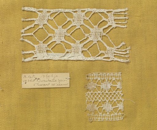 Bobbin lace sample with coarse thread as an example of false spiders, accompanied by a fragment of lace in which this technique is applied