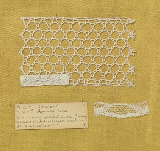 Steel bobbin lace with coarse thread as an example of rose ground (lattice ground)
