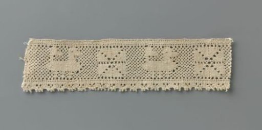 Strip of bobbin lace with duck and square