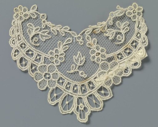 Appliqué in the Shape of a Heart of Machine-Made Lace