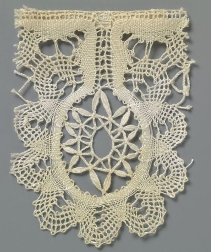 Strip of bobbin lace with lobed oval shell with star or flower inside