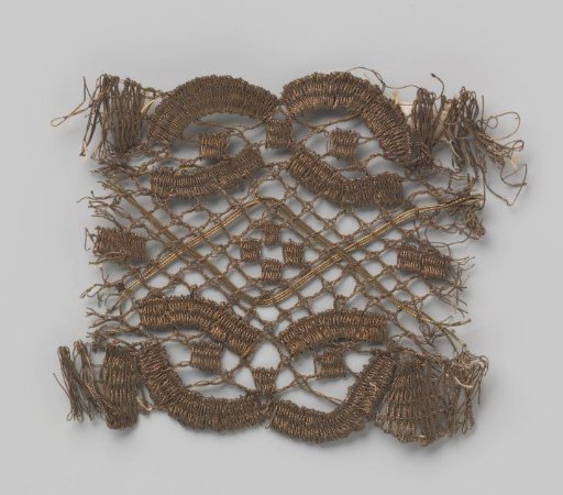 Strip of Gold Lace with Squares in a Diamond Pattern