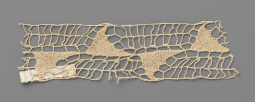 Strip of crocheted lace with knitted work