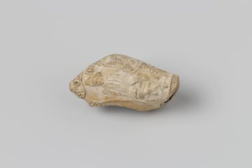 Fragment of a pipe bowl