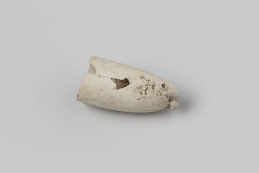 Fragment of a pipe bowl