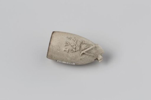 Fragment of a pipe bowl