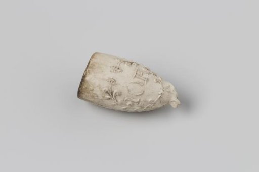 Fragment of a pipe bowl