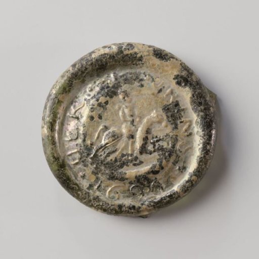 Glass seal of a bottle with the equestrian portrait of William III