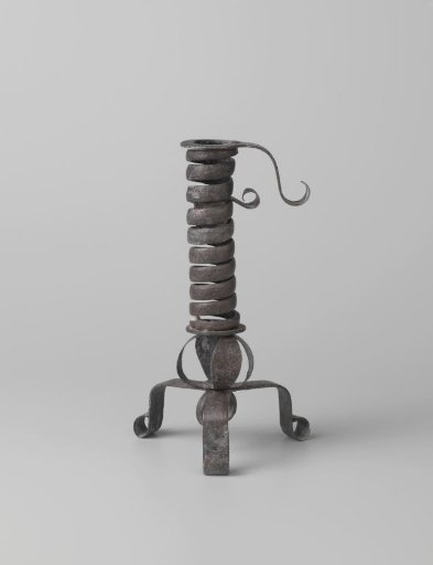 Spiral candlestick