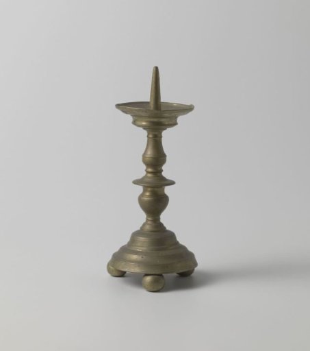 Candelabrum on three ball feet