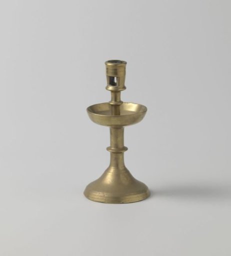 Collar candlestick of brass