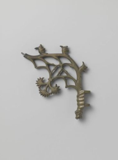 Light fixture of brass or bronze