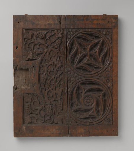 Door of an oak cabinet