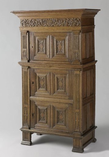 Oak Cabinet with One-Door Upper Cupboard and Two-Door Lower Cupboard