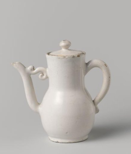 Lid of a faience can
