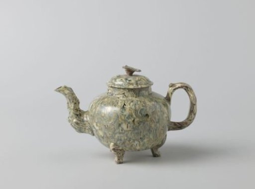 Teapot of hard-fired earthenware; Whieldon ware, agate ware ("kievit")