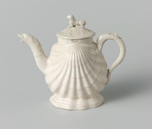 Teapot of white stoneware with salt glaze; Whieldon ware