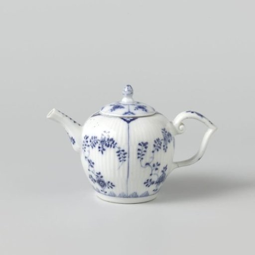 Teapot with lid, painted in underglaze blue with leafy branches