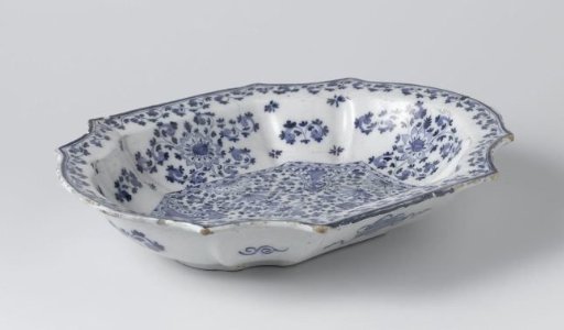 Plate of blue-painted faience