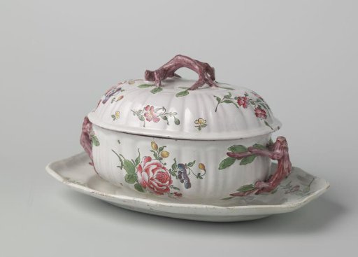 Saucer for a tureen with lid, painted with flower branches