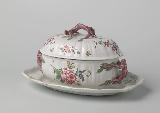 Lid of a terrine, painted with flower branches