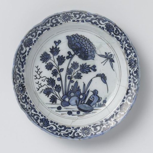Plate of faience