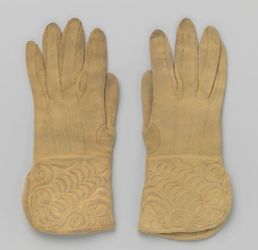 Deer leather gloves with wide, knitted cuffs decorated with a symmetrically quilted relief pattern, men's model
