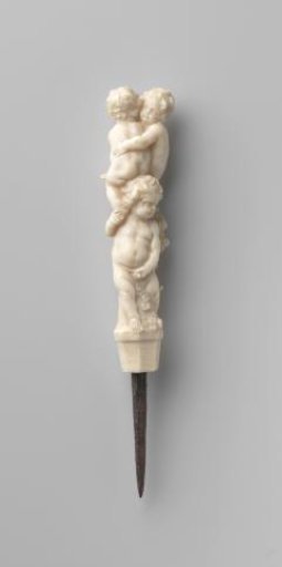 Cutlery Handle with Three Children at Play
